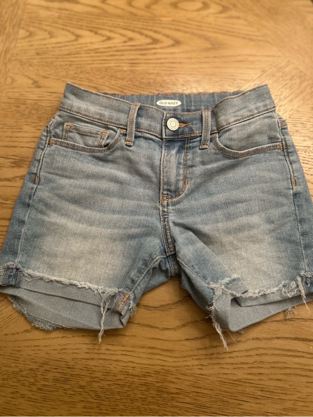 Old Navy Girls Light Wash Frayed Hem Denim Shorts w/adjustable waist (size 8)